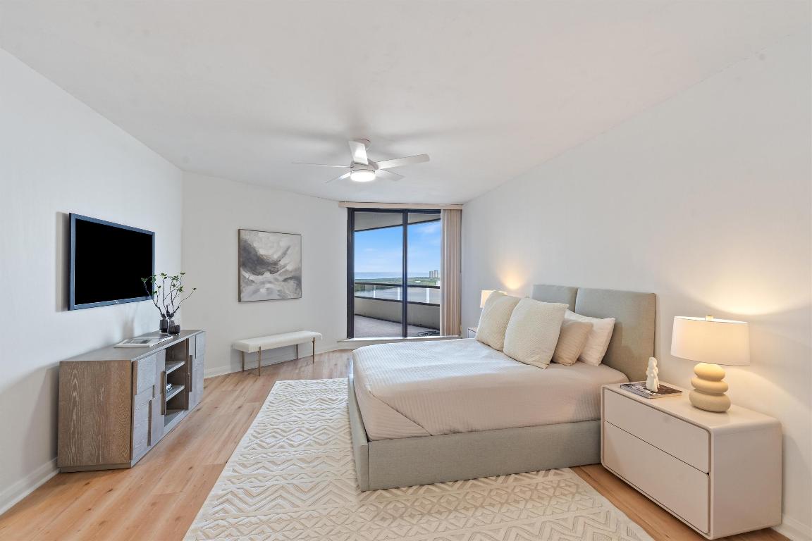 OLD PORT COVE LAKE POINT TOWER CONDO - Residential