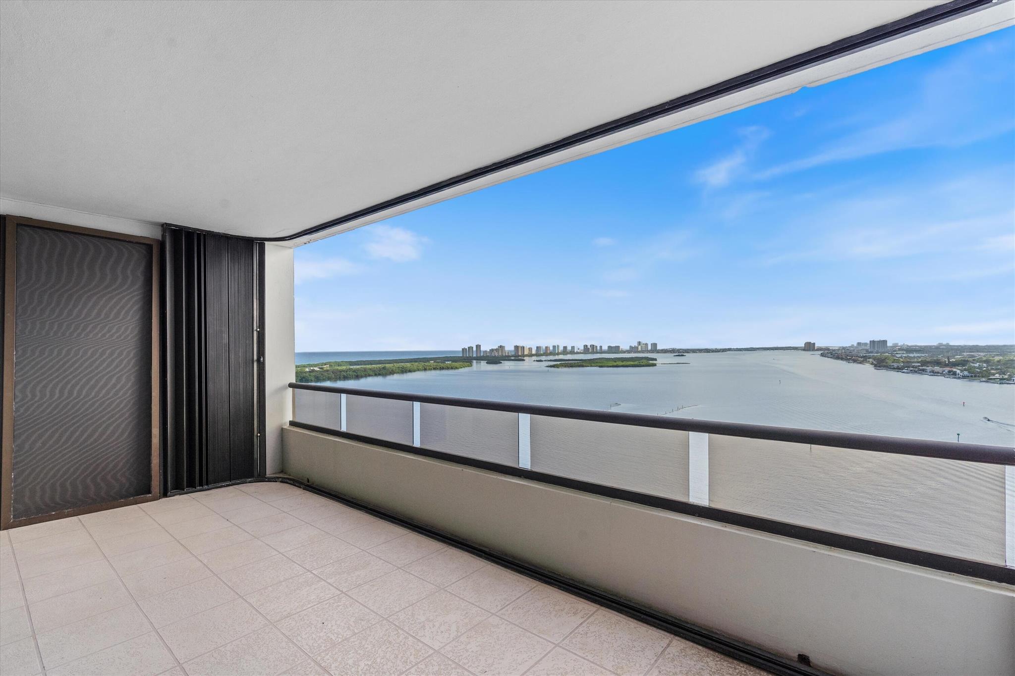 OLD PORT COVE LAKE POINT - Residential