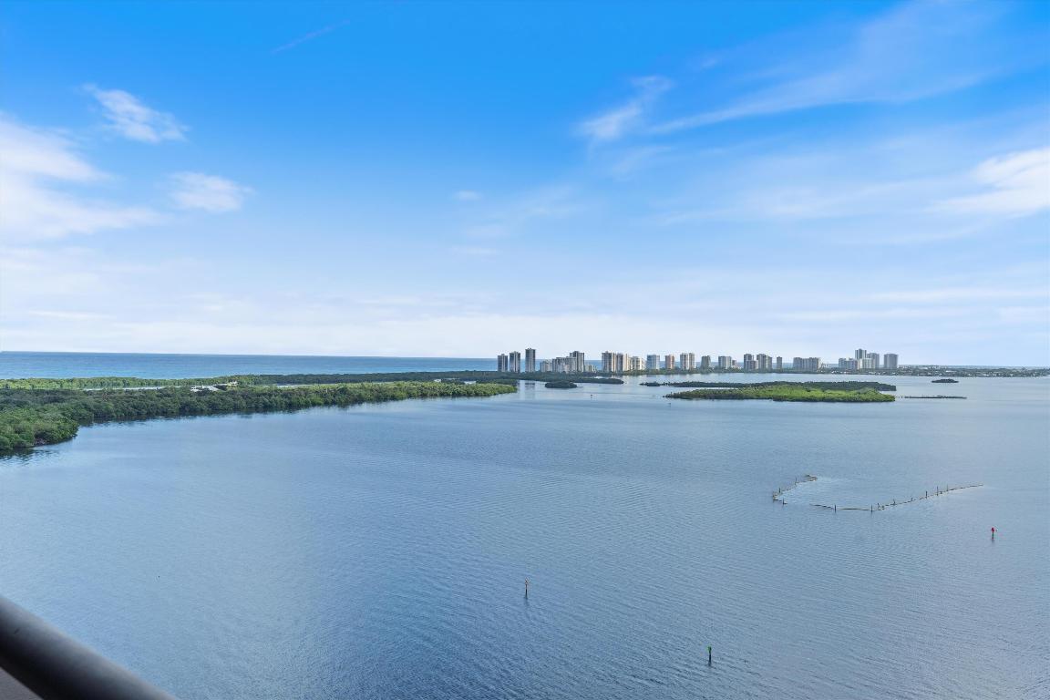 OLD PORT COVE LAKE POINT TOWER CONDO - Residential
