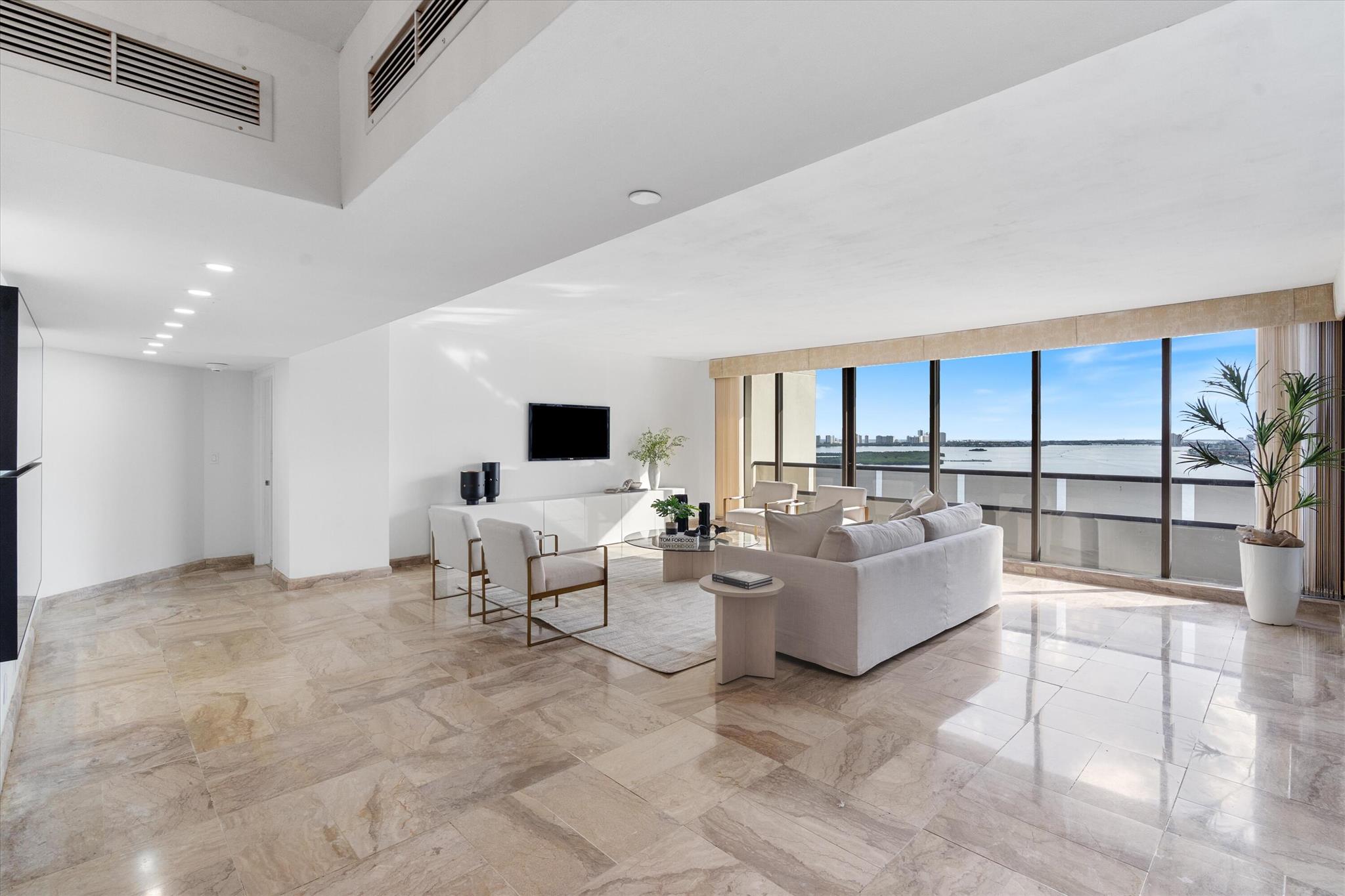 OLD PORT COVE LAKE POINT - Residential