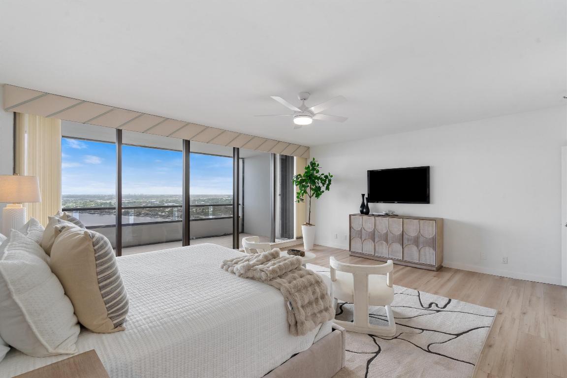 OLD PORT COVE LAKE POINT TOWER CONDO - Residential