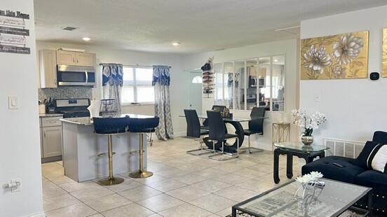 SHERATON PLAZA UNIT 2 REPLAT - Residential Lease