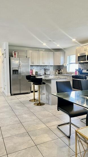 SHERATON PLAZA UNIT 2 REPLAT - Residential Lease