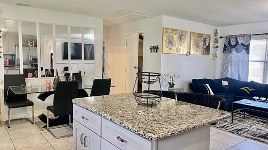 SHERATON PLAZA UNIT 2 REPLAT - Residential Lease