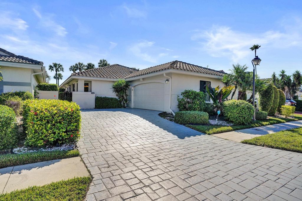 Photo of 15441 Strathearn Drive, Delray Beach, FL 33446 (MLS # R11137153)