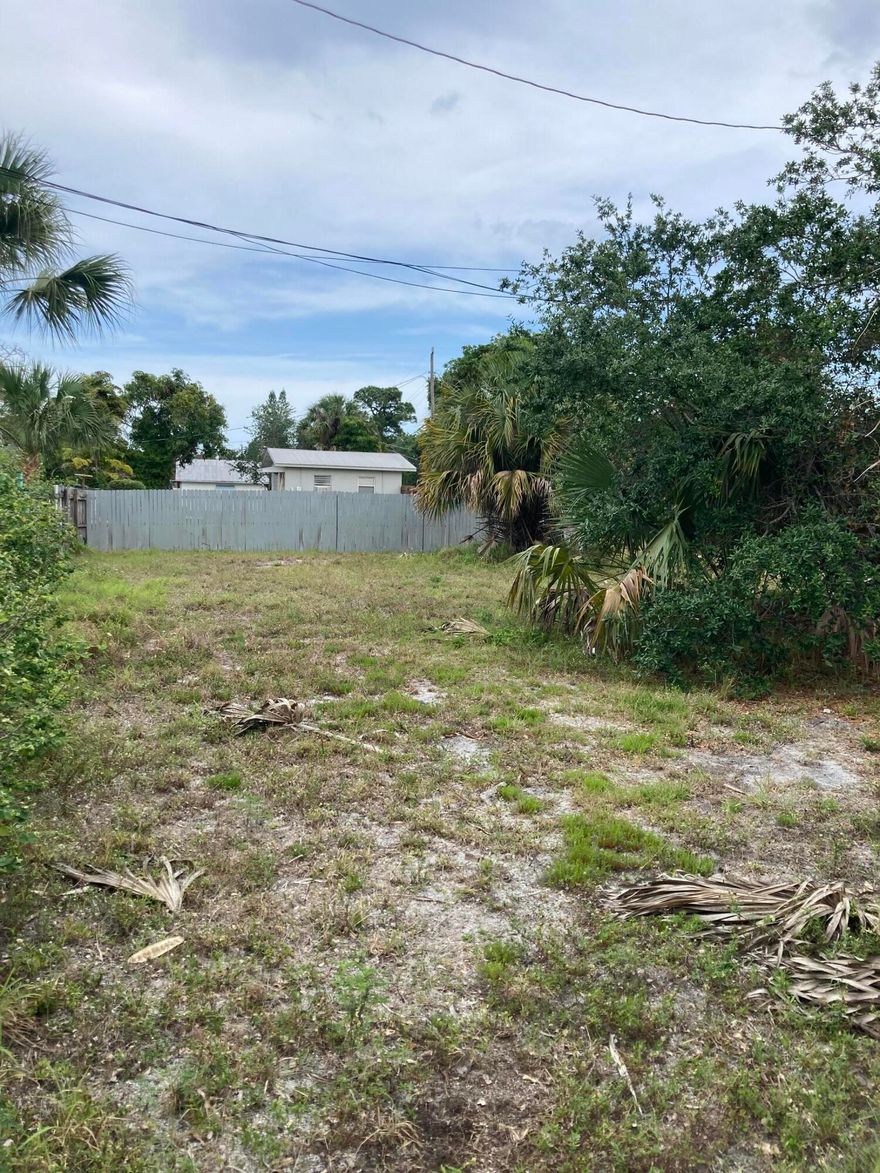 Buildable 50x100 Lot in Port Salerno CRA District
Usage Questions?
Growth Management at Martin County Offices