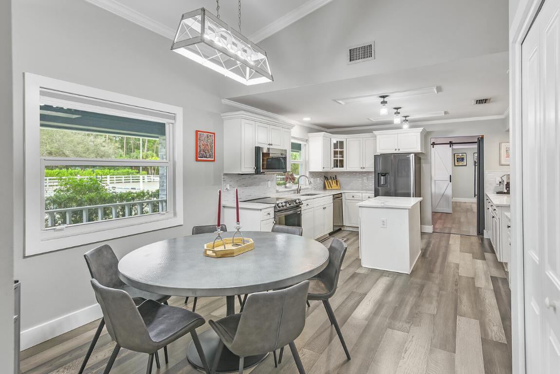 PADDOCK PARK 2 OF WELLINGTON - Residential