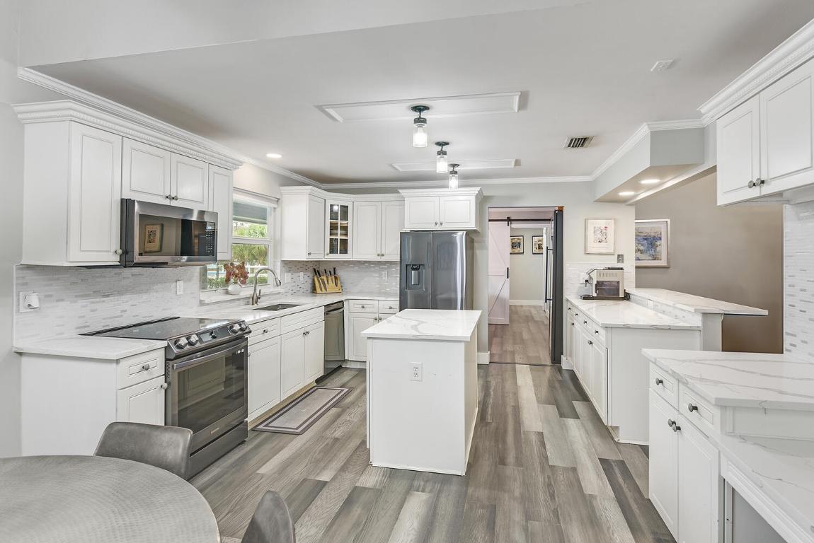 PADDOCK PARK 2 OF WELLINGTON - Residential