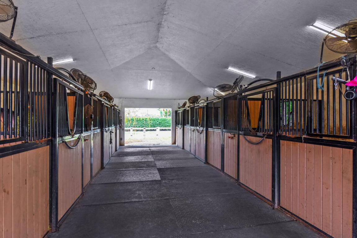 PADDOCK PARK 2 OF WELLINGTON - Residential