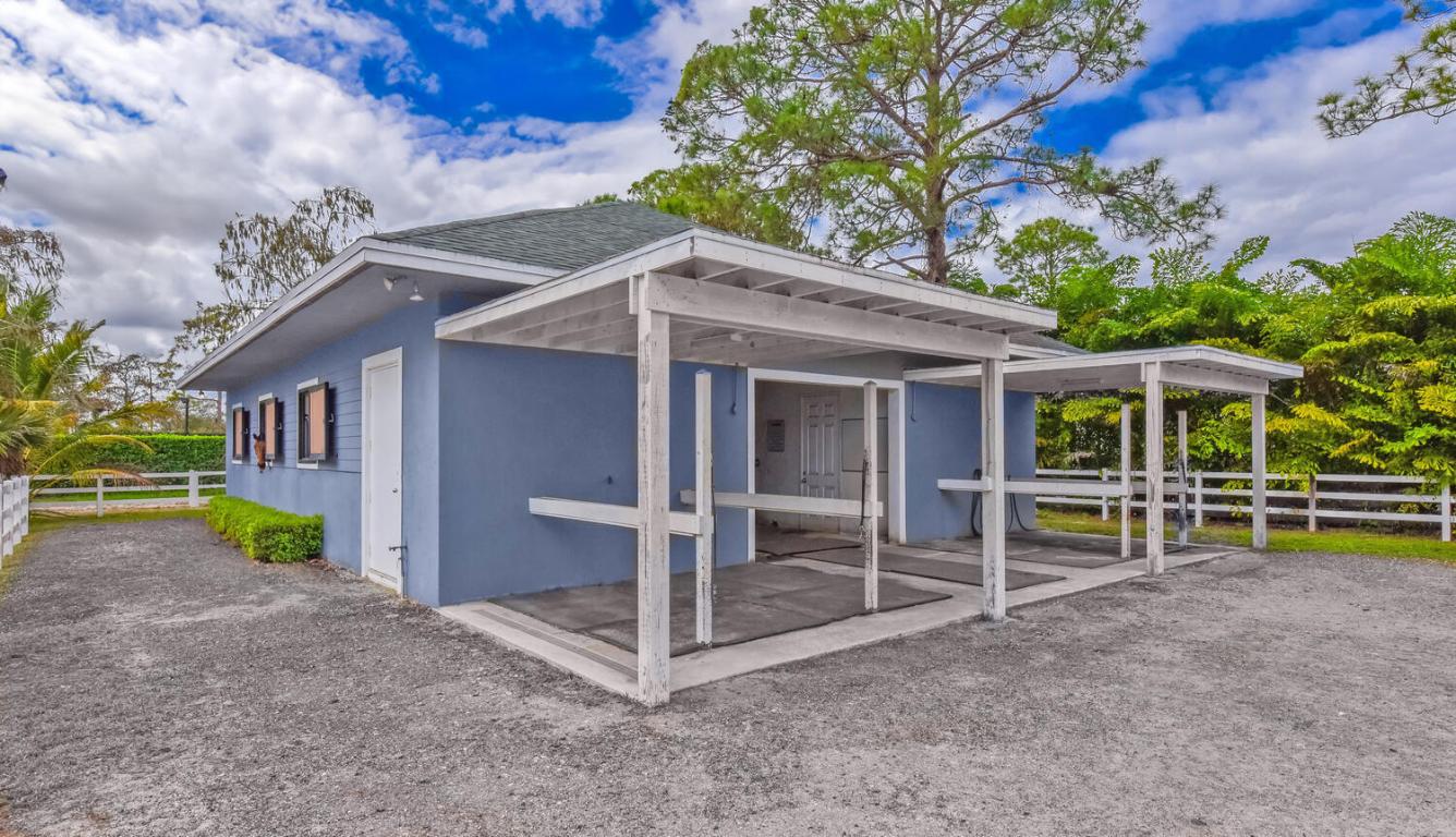 PADDOCK PARK 2 OF WELLINGTON - Residential