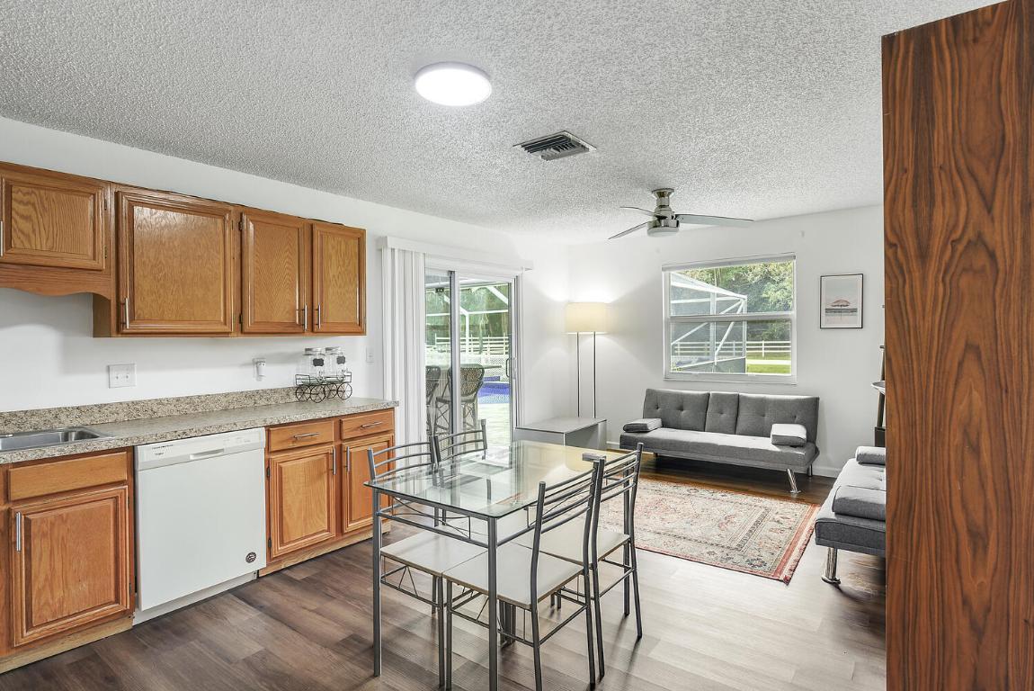 PADDOCK PARK 2 OF WELLINGTON - Residential