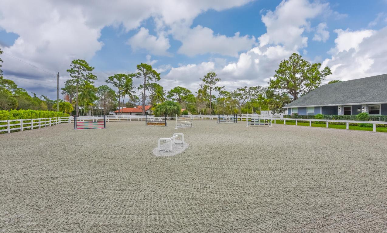 PADDOCK PARK 2 OF WELLINGTON - Residential