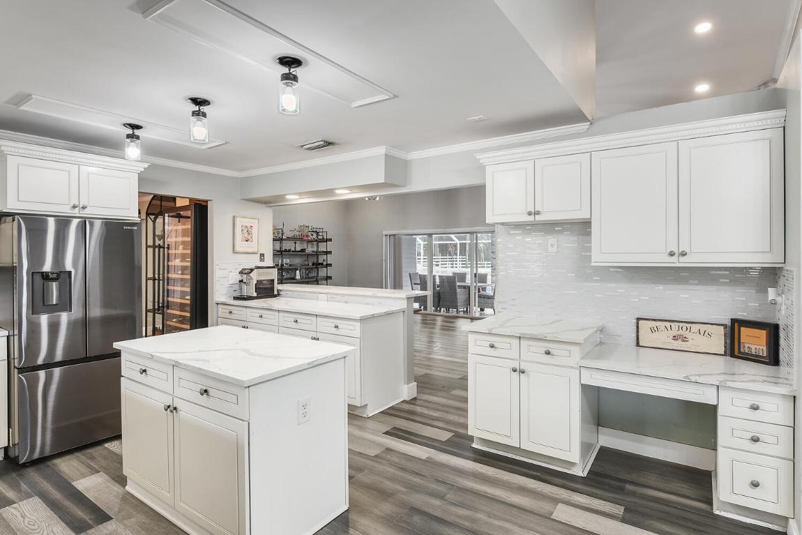 PADDOCK PARK 2 OF WELLINGTON - Residential