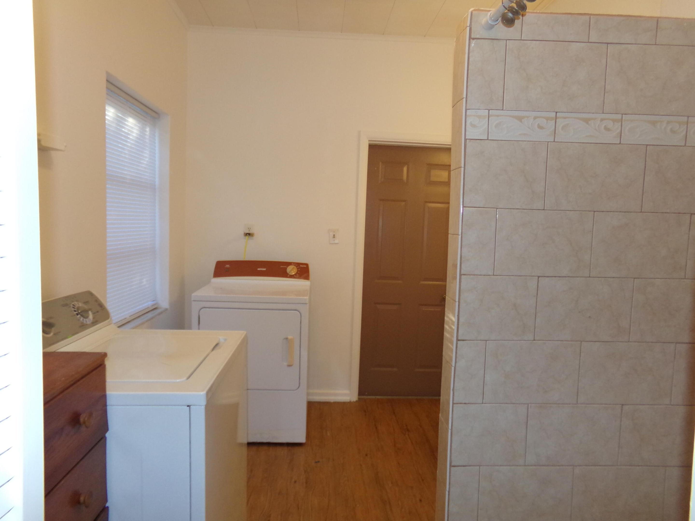 PARRY TRAILER VILLAGE - Residential