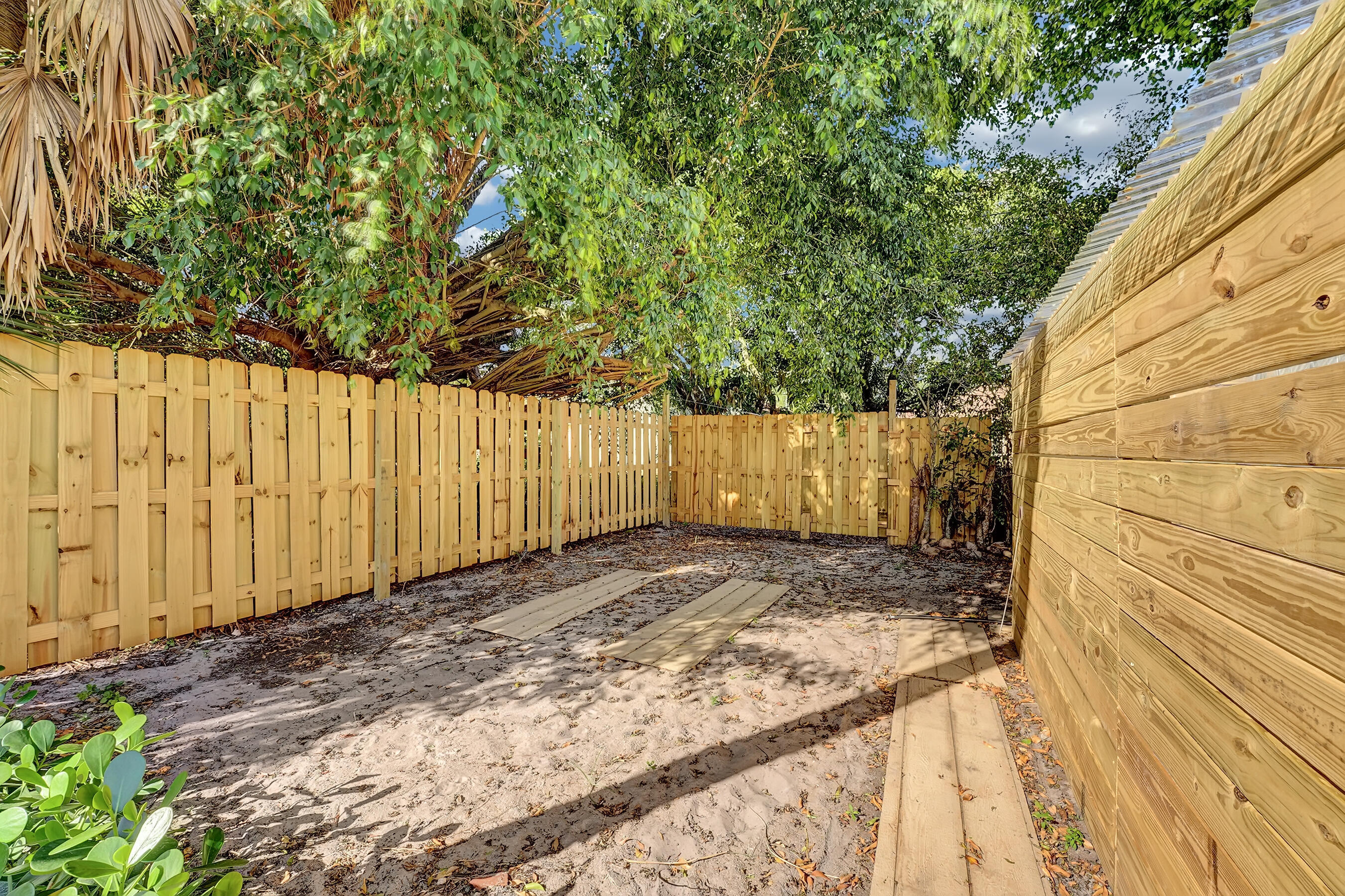 TOURIST NOOK DELRAY - Residential Lease