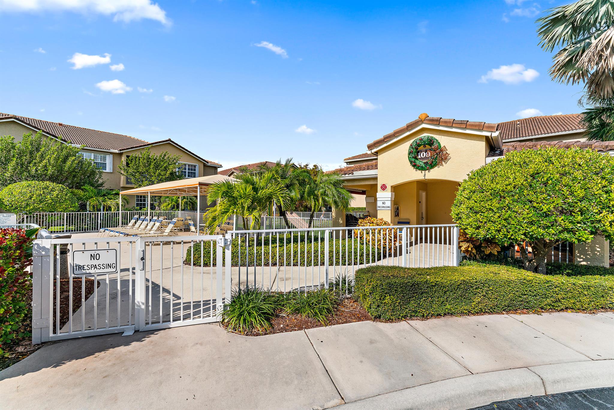 TEQUESTA TRACE CONDO - Residential Lease