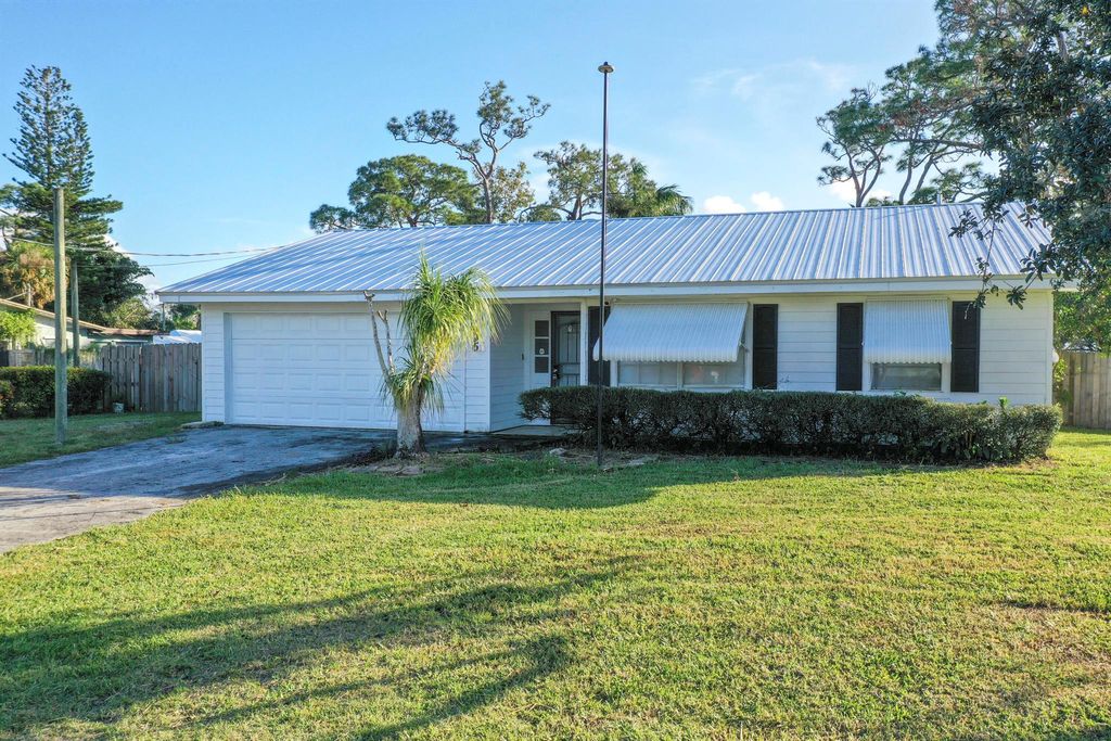 Photo of 996 SW 29th Terrace, Palm City, FL 34990 (MLS # R10945401)
