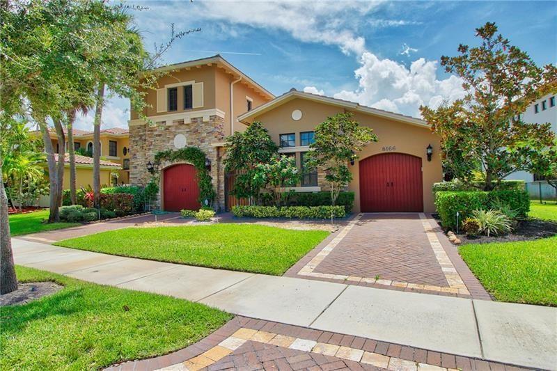 Pre Foreclosure opportunity in this rarely seen Parkland Golf model. Entering into this courtyard home feels like you're in another country. Very serene with an al fresco vibe it's perfect for outdoor entertaining. With over 4000 sq ft of total square footage, this 4 bedroom home offers an ENORMOUS master bedroom with kick out sitting area featuring a true wood burning fireplace, a private patio, huge closet and expanded bathroom!! Large open floor plan is perfect for any homeowner to enjoy, entertain or raise a family in. The north wing offers two bedrooms with full bath and a single car garage; the south wing offers single upstairs bedroom, feeling like a studio apartment with a full bath on suite and a Juliet balcony. Photos do not reflect current interior, home is occupied