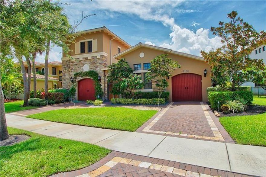 Pre Foreclosure opportunity in this rarely seen Parkland Golf model. Entering into this courtyard home feels like you're in another country. Very serene with an al fresco vibe it's perfect for outdoor entertaining.  With over 4000 sq ft of total square footage, this 4 bedroom home offers an ENORMOUS master bedroom with kick out sitting area featuring a true wood burning fireplace, a private patio, huge closet and expanded bathroom!! Large open floor plan is perfect for any homeowner to enjoy, entertain or raise a family in. The north wing offers two bedrooms with full bath and a single car garage; the south wing offers single upstairs bedroom, feeling like a studio apartment with a full bath on suite and a Juliet balcony. Photos do not reflect current interior, home is occupied