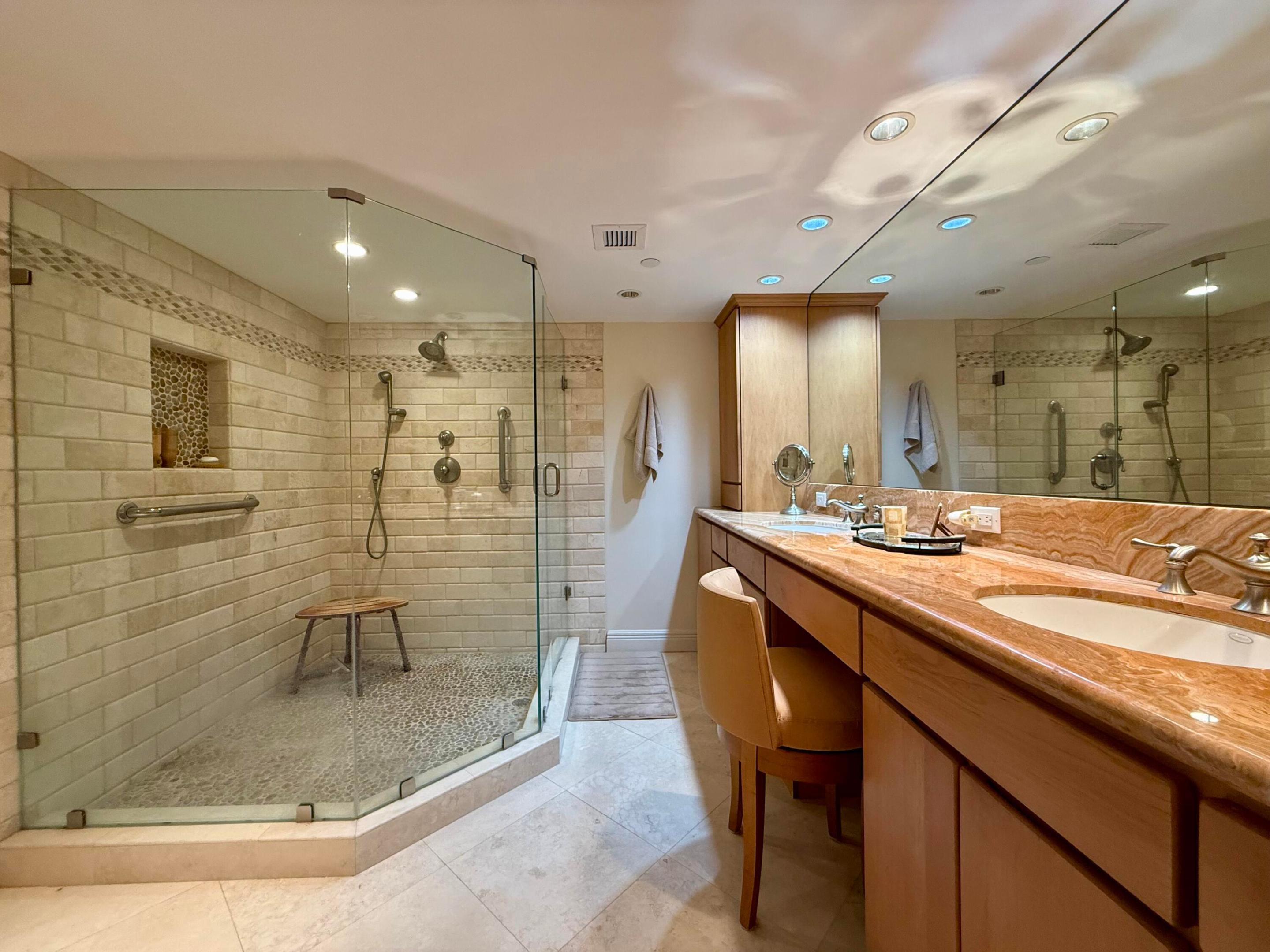 HALCYON OF PALM BEACH - Residential