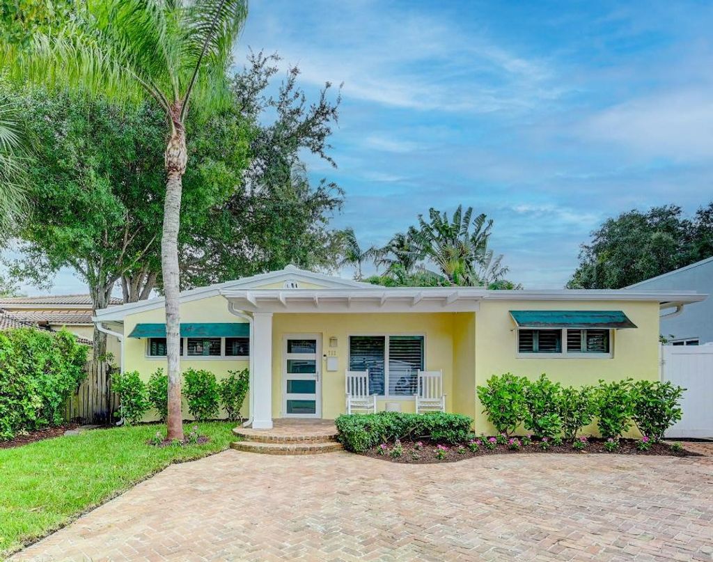 Photo of 712 SE 6 Court, Fort Lauderdale, FL 33301 (MLS # R10928123)