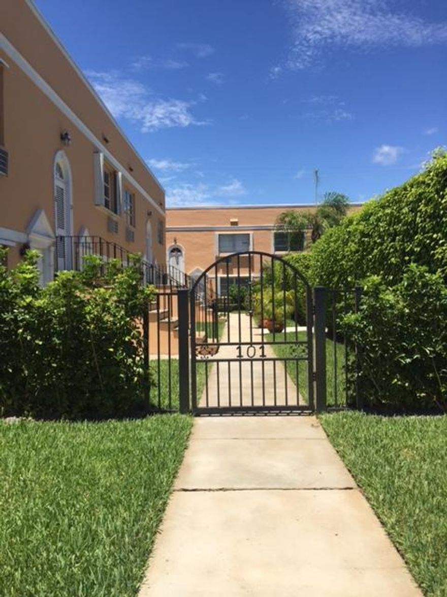 Beautiful studio, in desirable Lake worth. Rent includes cable and heating of Hot water paid by owner.. lower light bill. Walking distance from beach. view of pool from unit, close to shopping and restaurant. Measurement may not be exact.