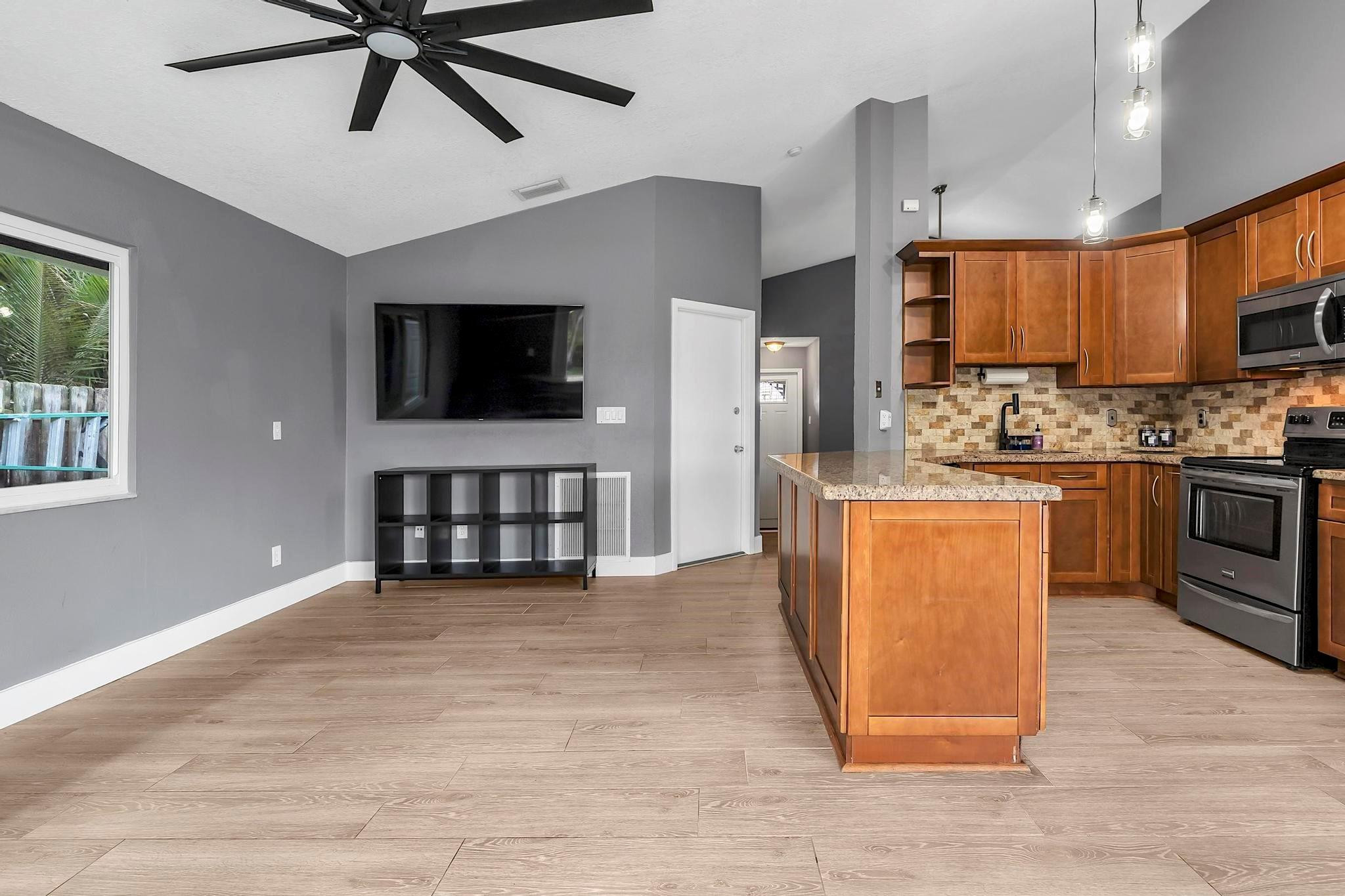 Jero Sub 105-25 B - Residential