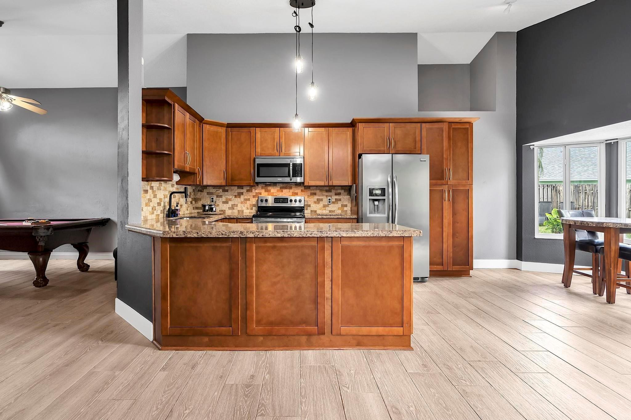 Jero Sub 105-25 B - Residential