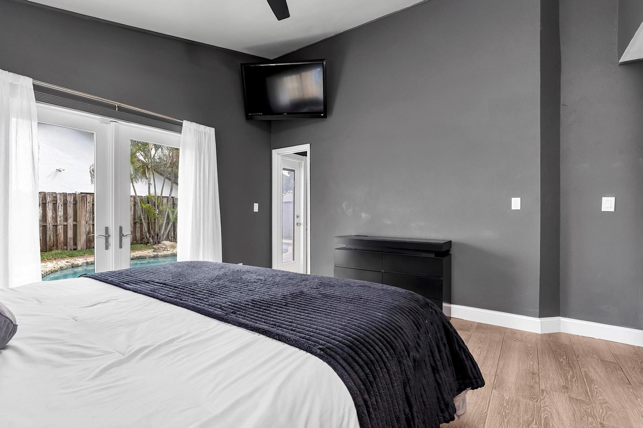 Jero Sub 105-25 B - Residential