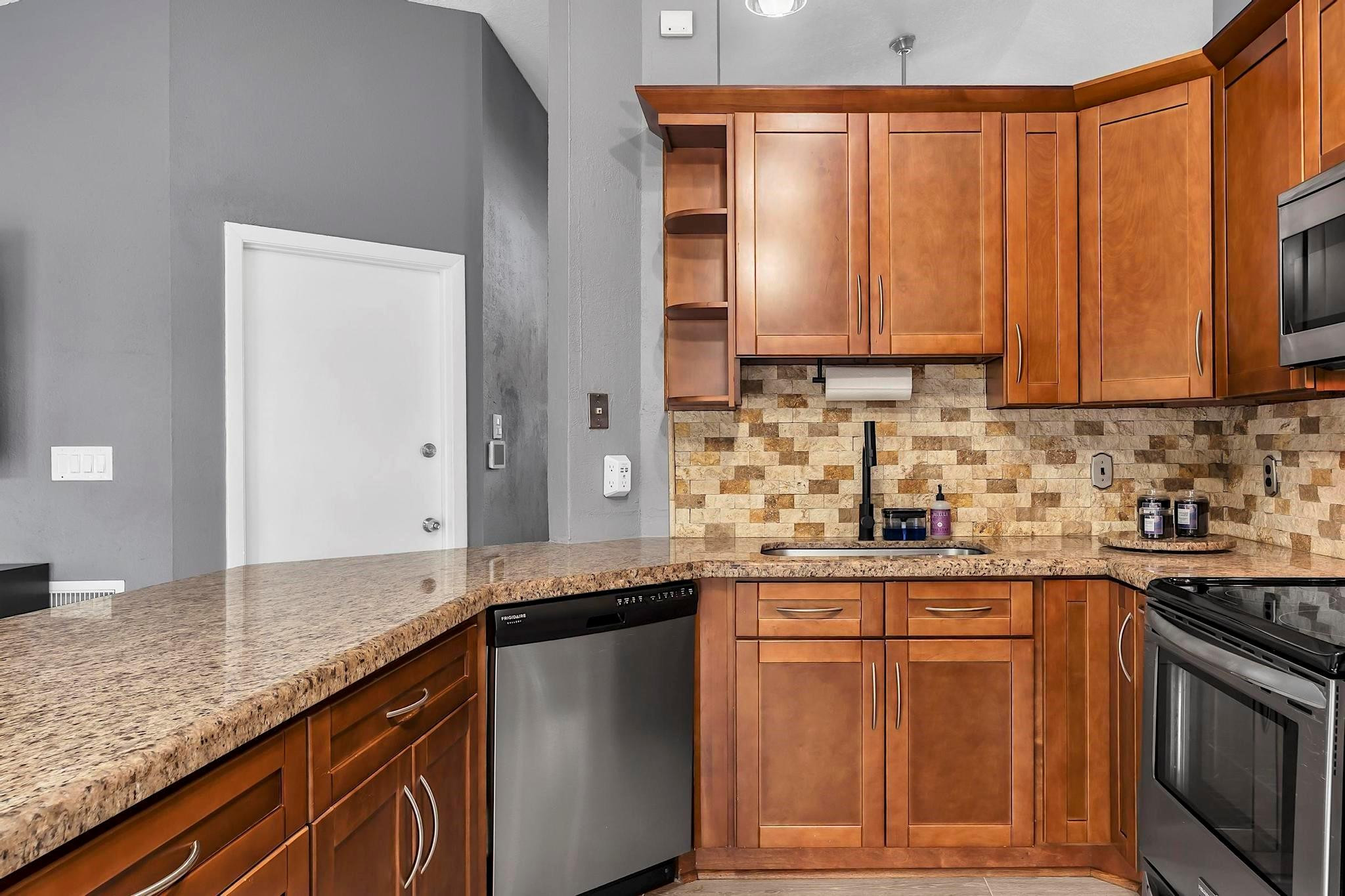 Jero Sub 105-25 B - Residential