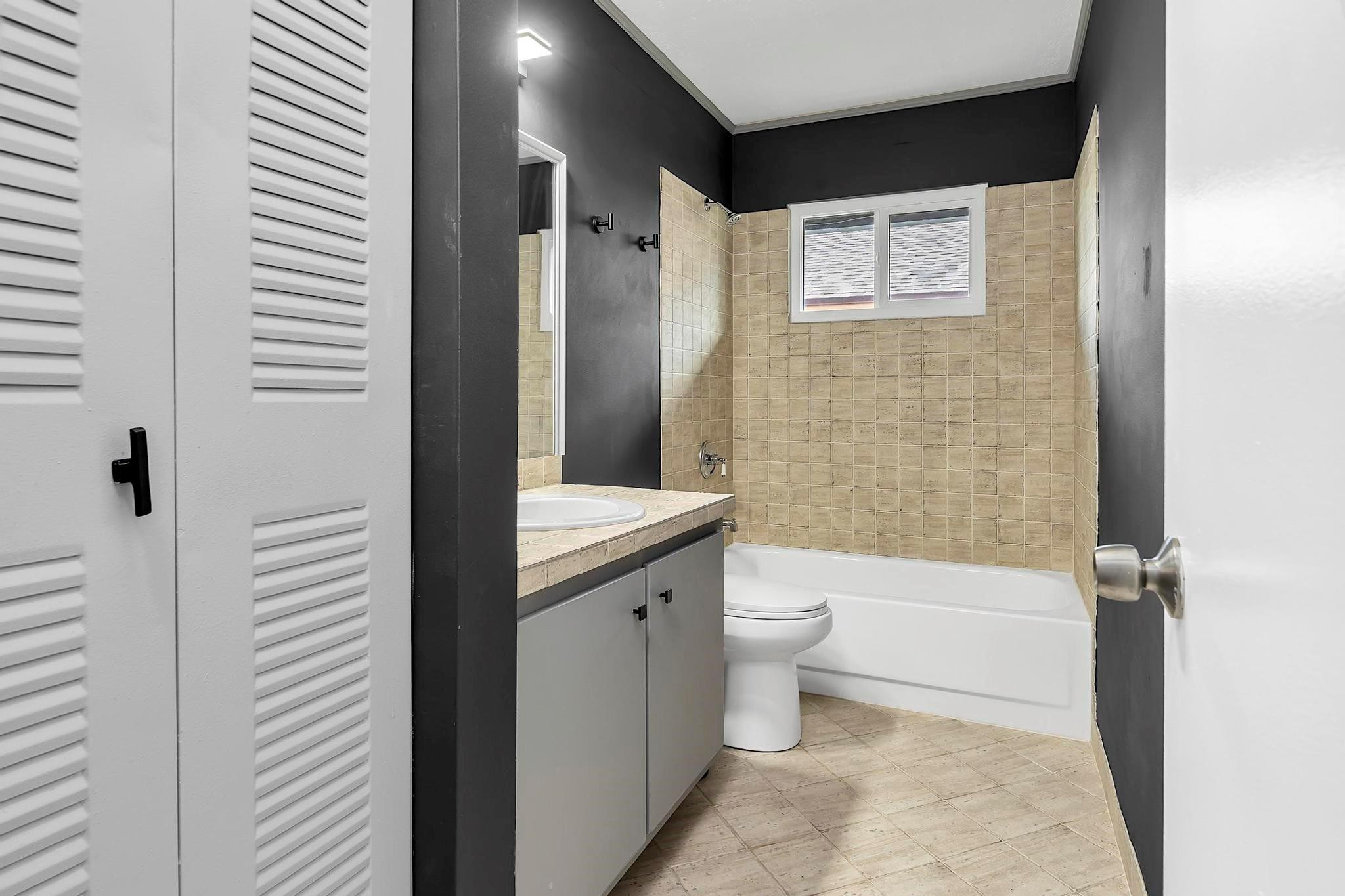 Jero Sub 105-25 B - Residential