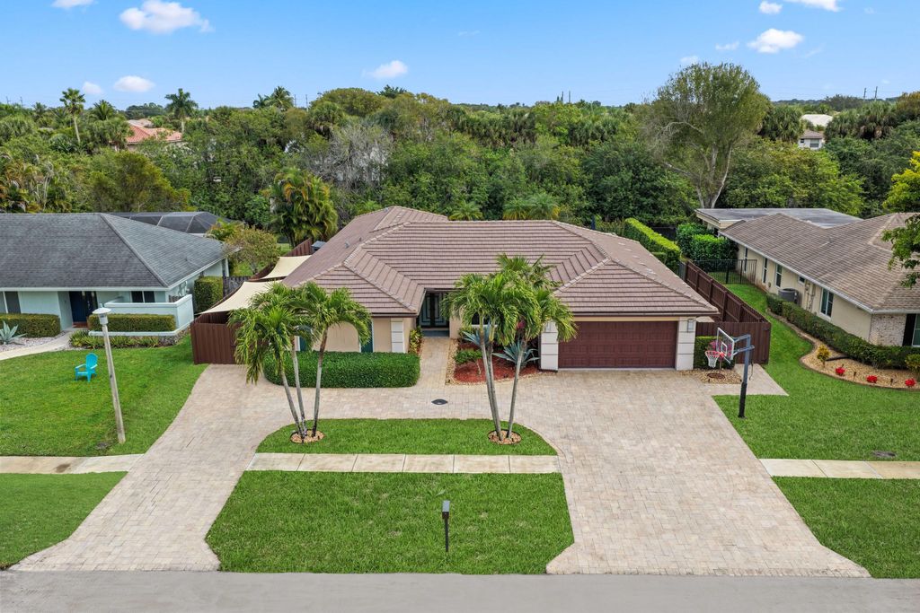Photo of 20984 Shady Vista Lane, Boca Raton, FL 33428 (MLS # R11154597)