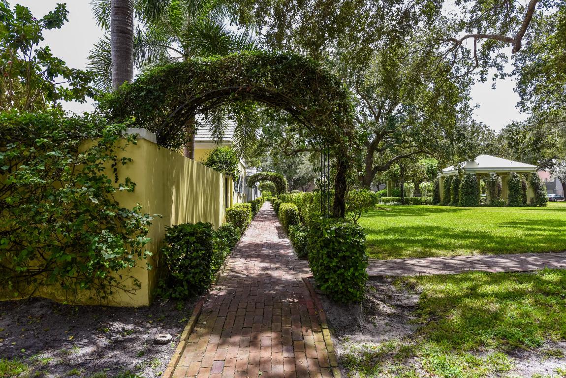 CHARLESTON PLACE - Residential