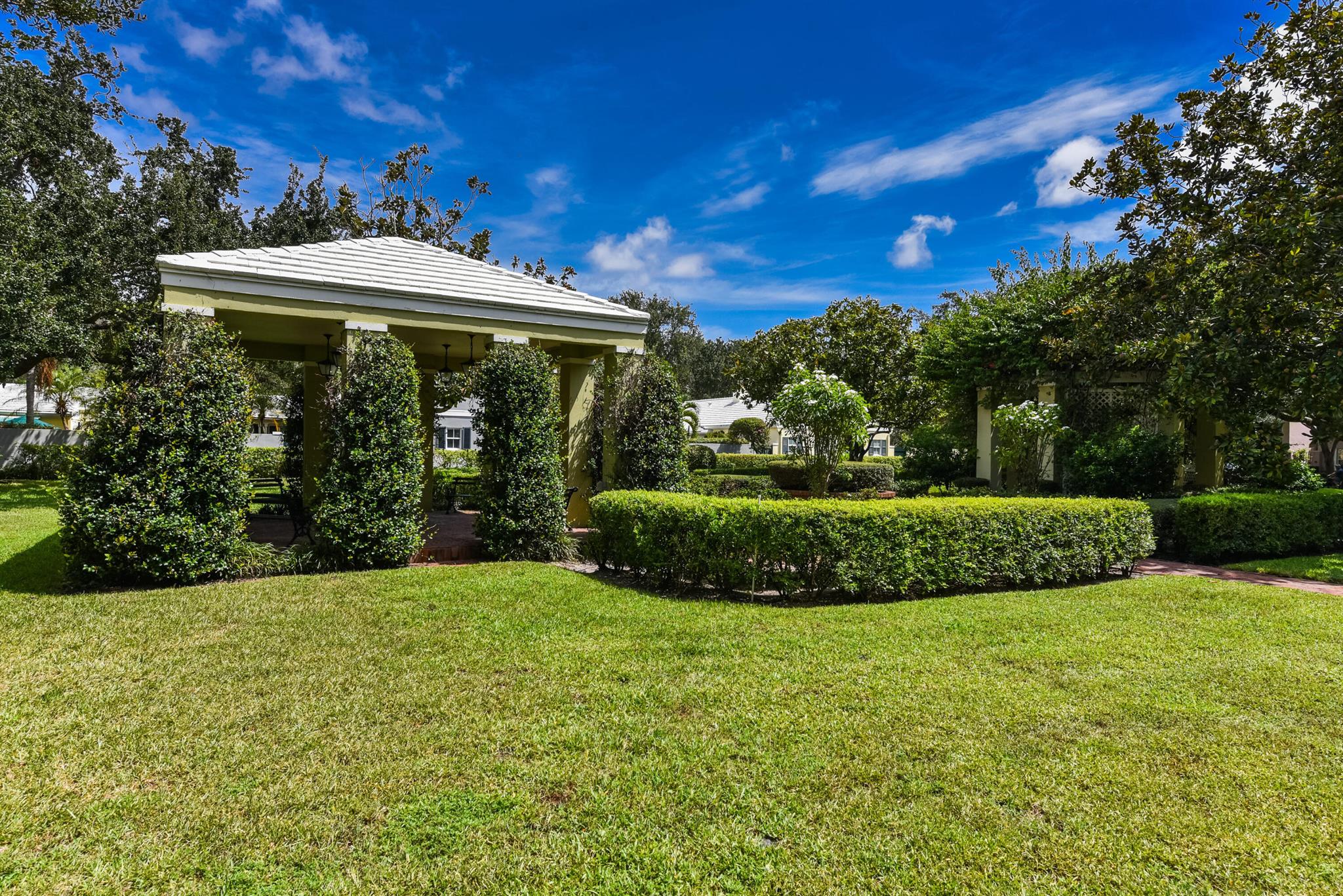 CHARLESTON PLACE - Residential