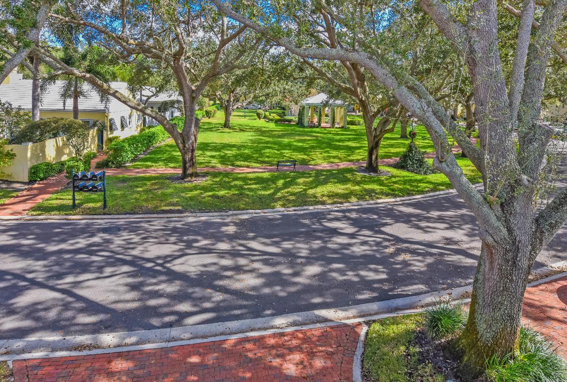 CHARLESTON PLACE - Residential