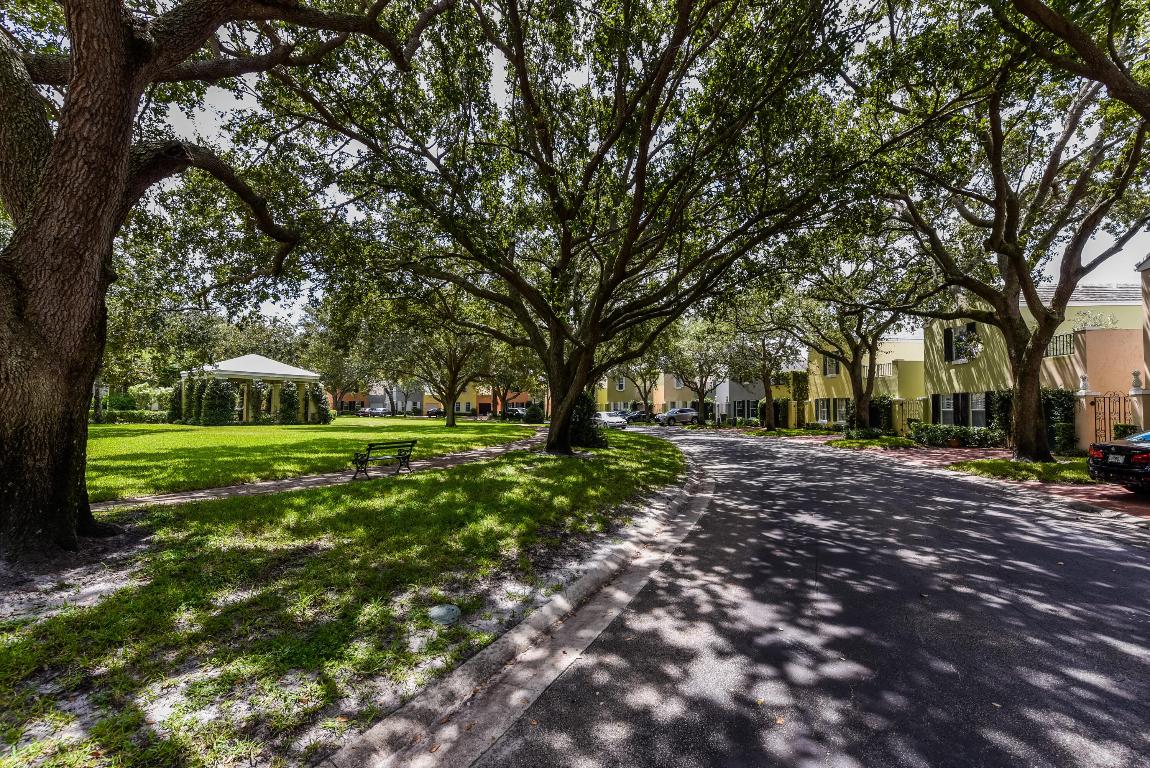 CHARLESTON PLACE - Residential