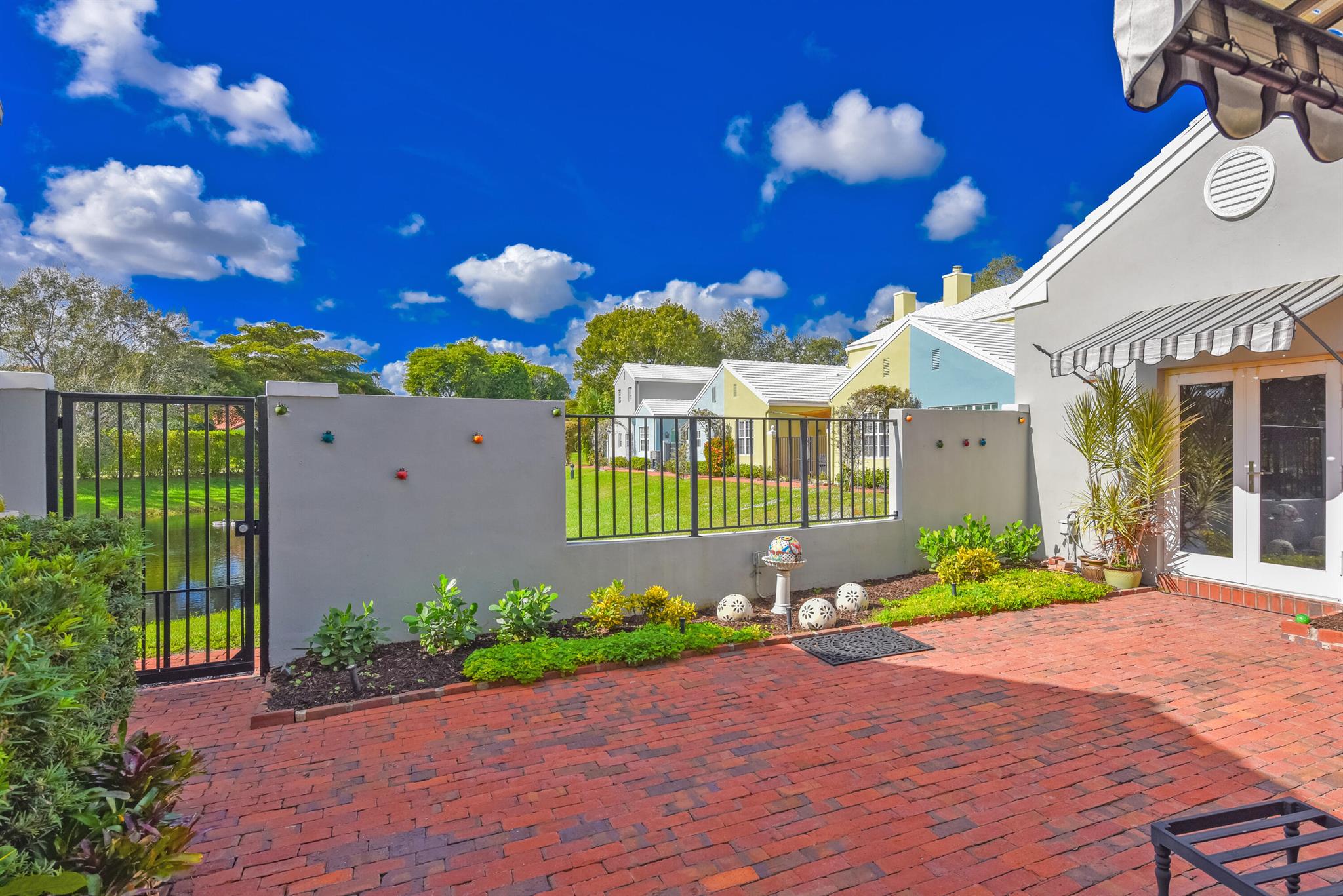 CHARLESTON PLACE - Residential