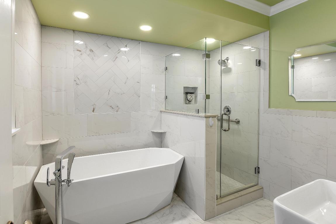 CHARLESTON PLACE - Residential