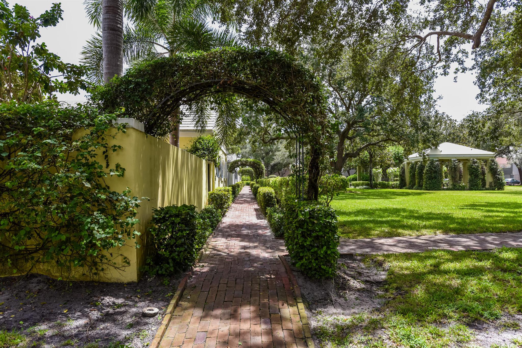 CHARLESTON PLACE - Residential