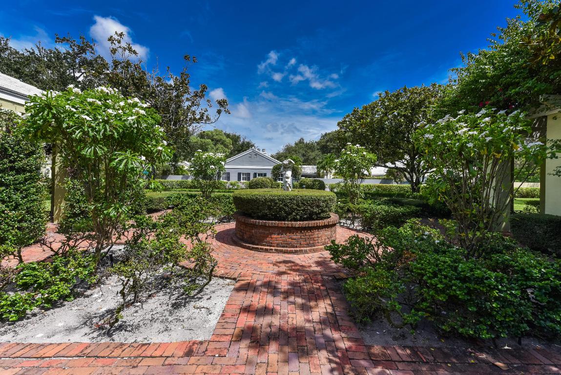 CHARLESTON PLACE - Residential