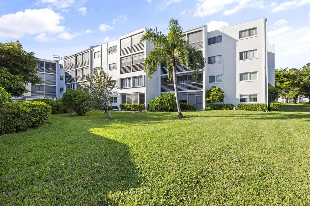 Photo of 3326 Arcara Way #203, Lake Worth, FL 33467 (MLS # R10940897)