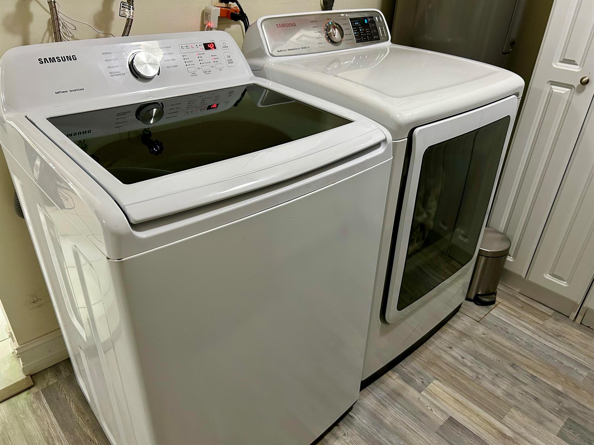 SPANISH ISLES - Residential Lease