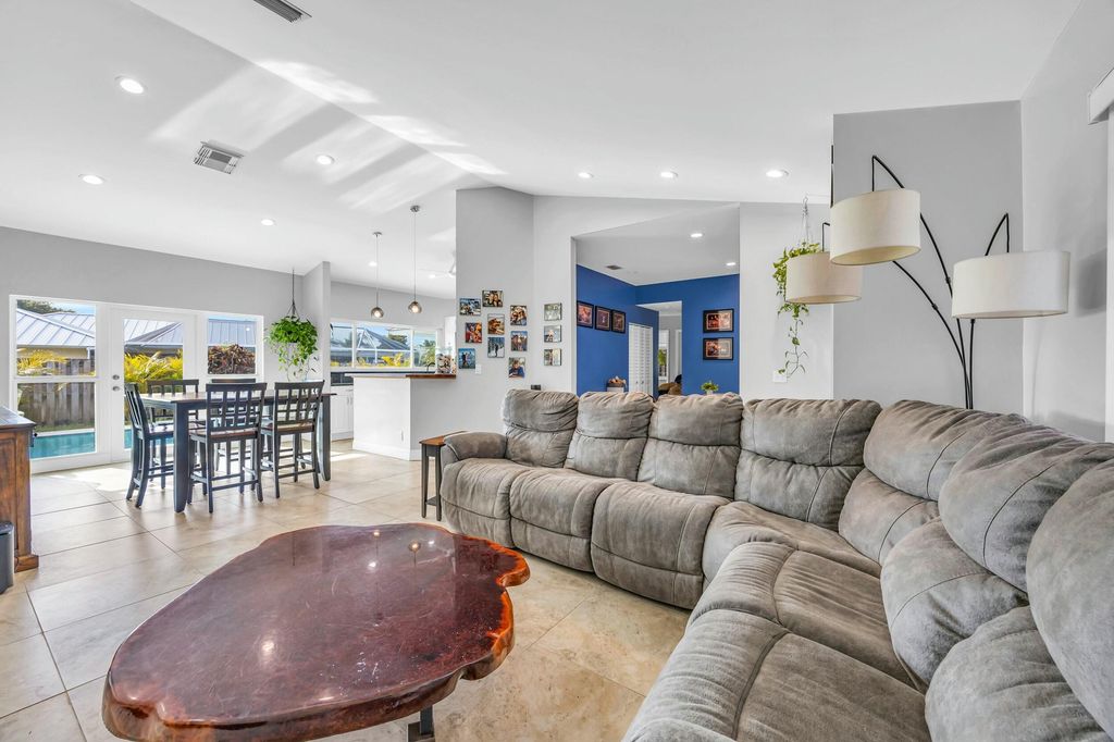 Photo of 11 Hemlock Lane, Tequesta, FL 33469 (MLS # R11073835)