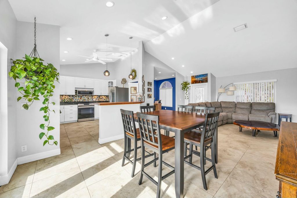 Photo of 11 Hemlock Lane, Tequesta, FL 33469 (MLS # R11073835)