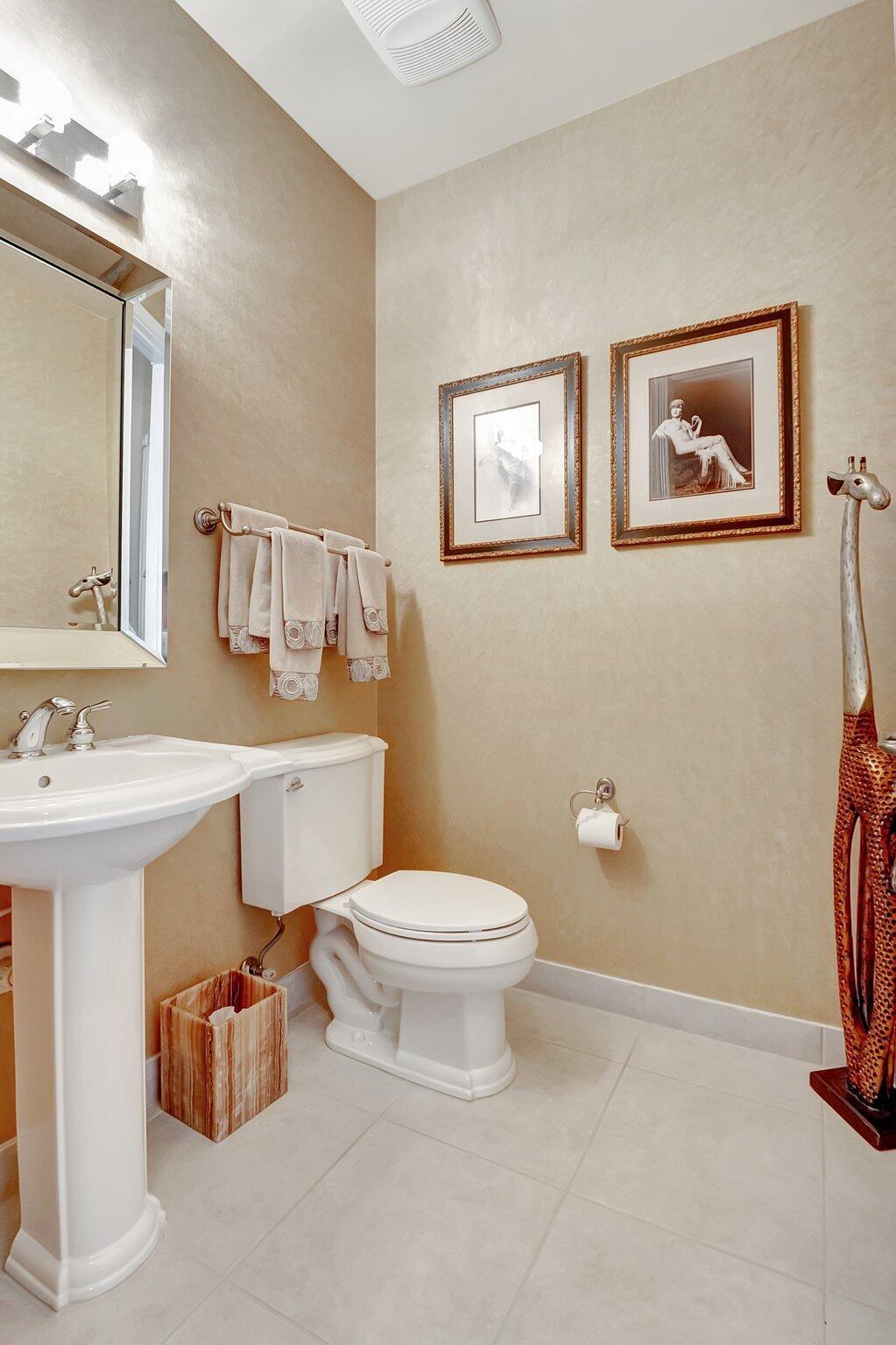 VALENCIA PALMS - Residential