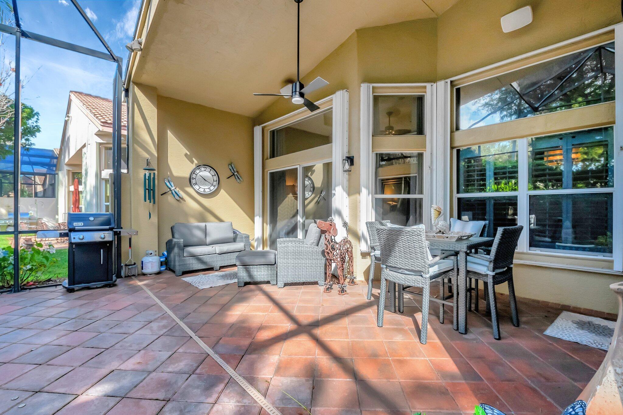 VALENCIA PALMS - Residential