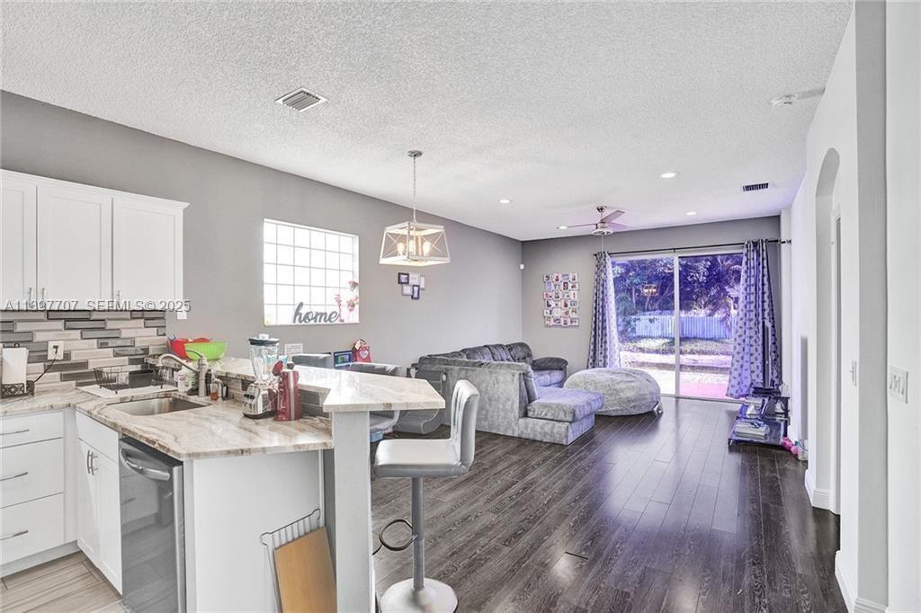 4824 NW 19TH Street