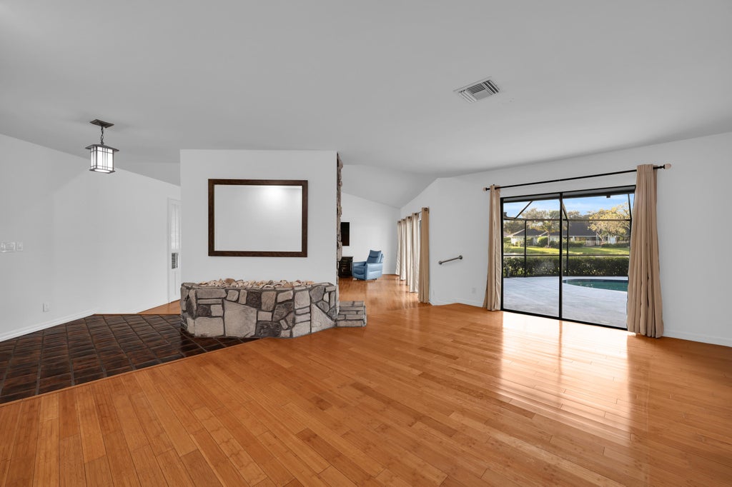Photo of 10158 SE ACORN Way, Jupiter, FL 33469 (MLS # B26091525)