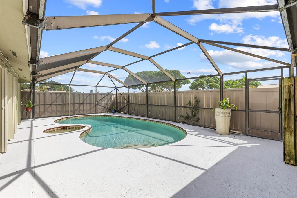 Photo of 5652 Golden Eagle Circle, Palm Beach Gardens, FL 33418 (MLS # R11107987)