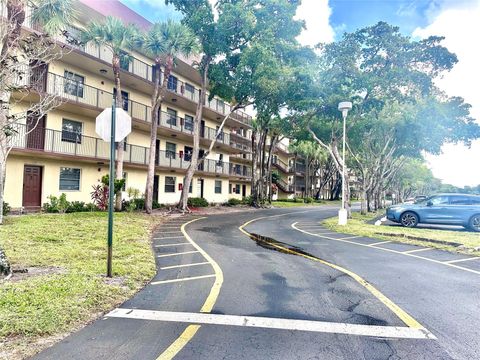 A home in Lauderdale Lakes